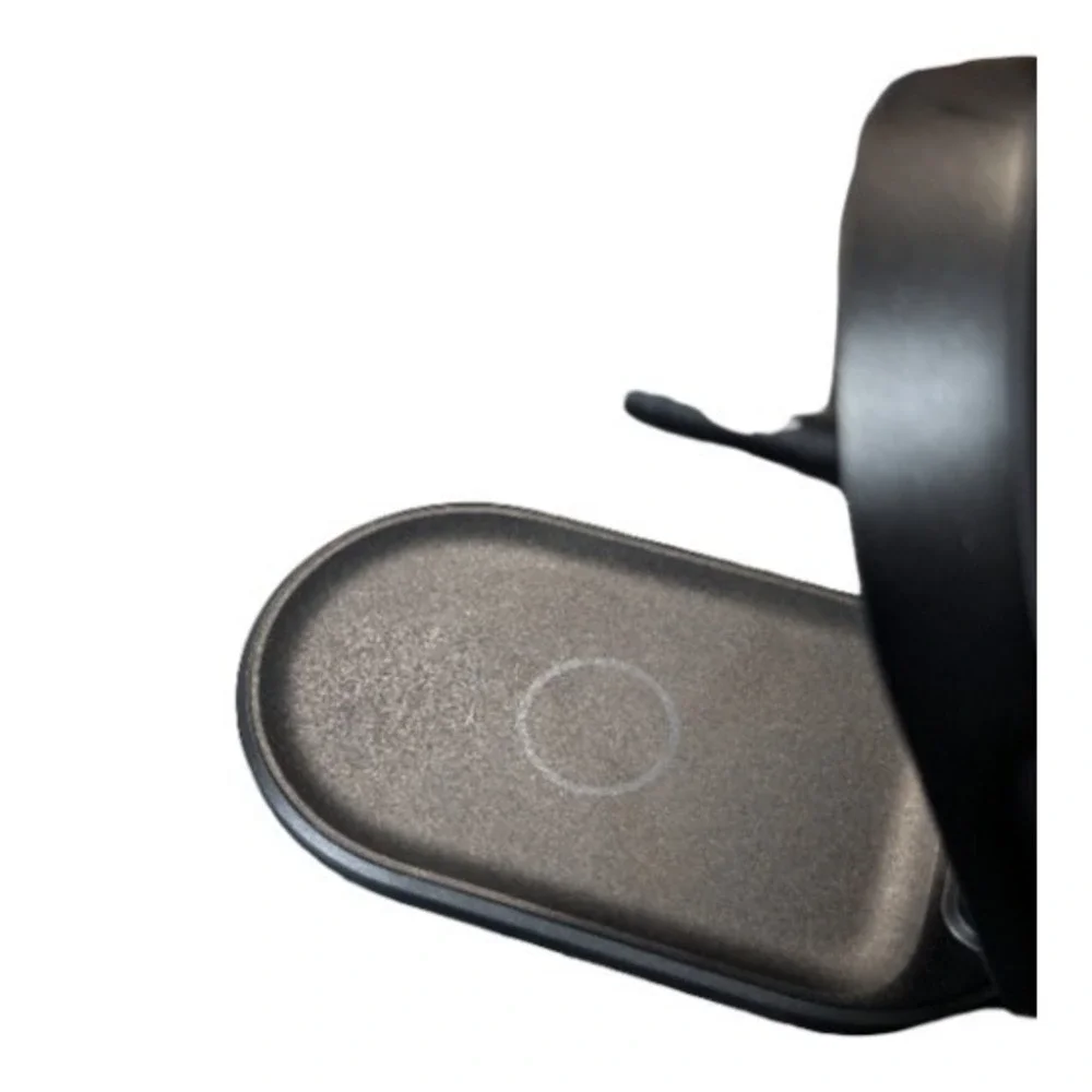 P6O Belkin 3-in-1 Foldable Magnetic Charging Stand 25W Qi2 MagSafe iPhone Black